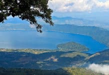 Machen Sie Ihre Hochzeit mit einer traumhaften Umgebung noch unvergesslicher: von einer Kolonialstadt bis zu einem Naturgebiet Lago Coatepeque
