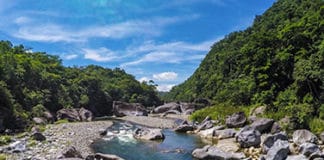 Sostenibilidad y turismo; déjate seducir por el «lado verde» de la vida en El Salvador, Honduras y República Dominicana Río Cangrejal - Centroamérica