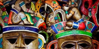 Sumérgete en el misticismo de una auténtica gruta maya belicense y en el universo mágico de una comunidad de indígenas en Panamá Misticismo Maya Belice - Indígenas Panamá - Centroamérica