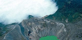 Los volcanes centroamericanos en la prensa española Los volcanes Centroamericanos en la prensa Española