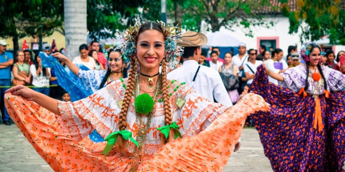 Centroamérica-entre-la-naturaleza-y-los-indígenas