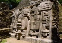 Entdecken Sie Lamanai und Tikal, die beiden Dschungeljuwelen von Guatemala und Belize. Lamanai y tikal