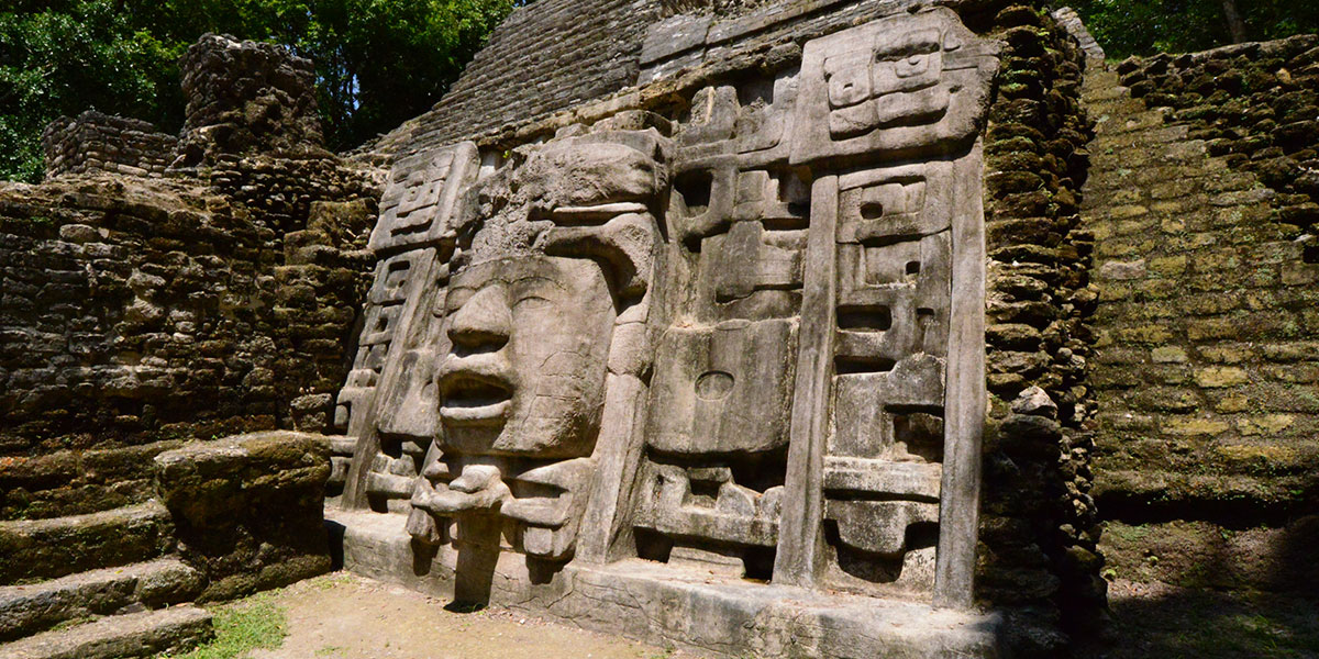 Lamanai y tikal