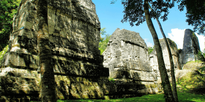 Turismo en Centroamérica Yaxhá un paraíso por descubrir en Guatemala y muy cerca de Belice.jpg