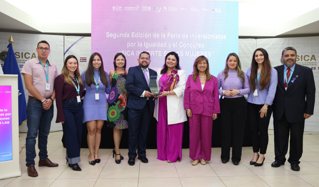 Galardon a CATA, en el marco de la segunda edición de la feria de inversionistas por la igualdad 2025