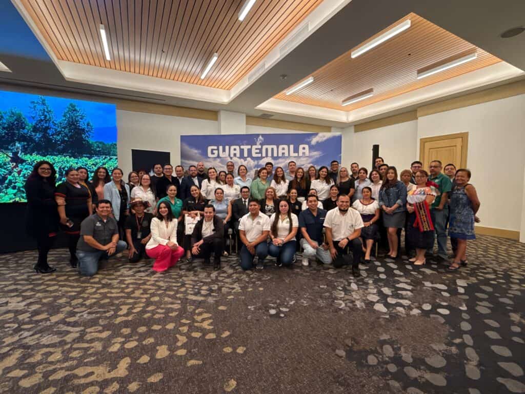 Rueda de negocios y presentación de país GT Y SV