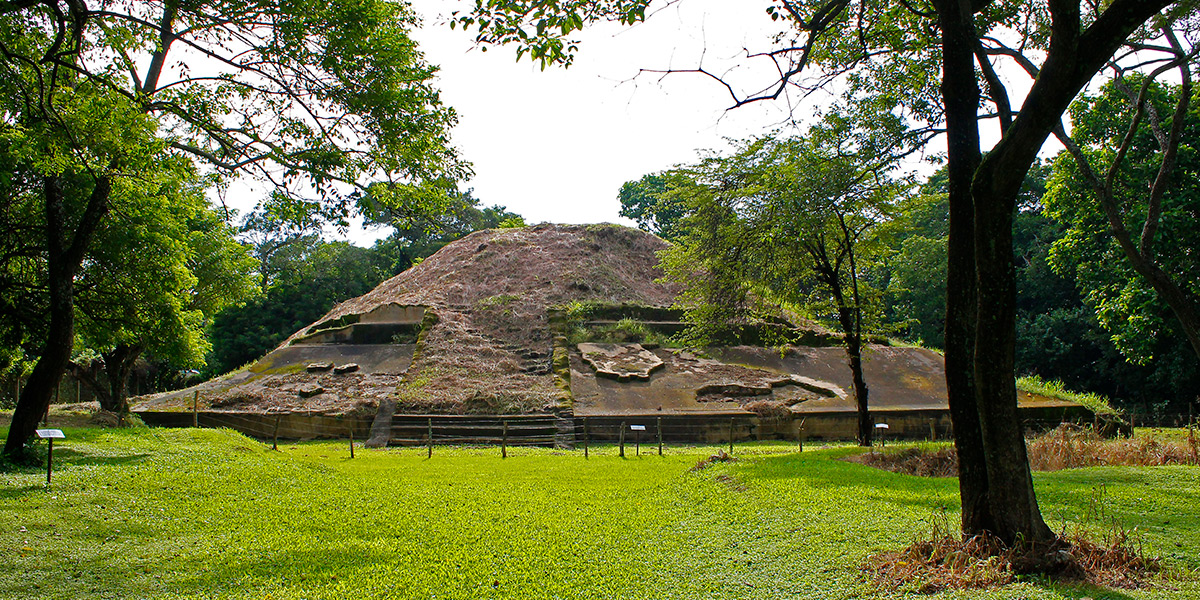  Sitio Arqueológico de Casa Blanca en Centroamérica, El Salvador 