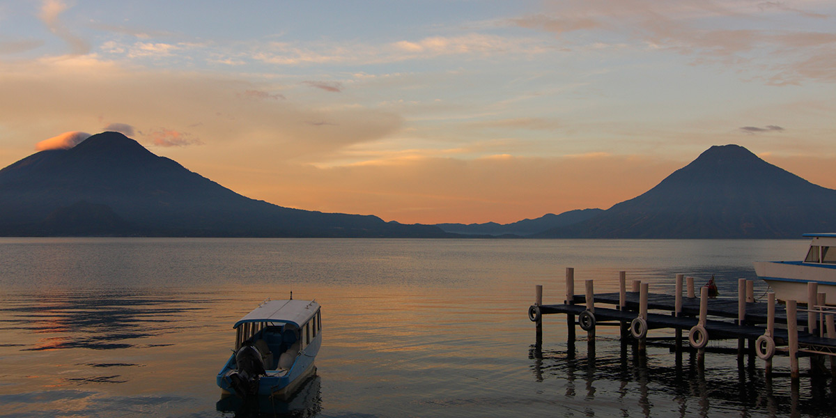  Lago Atitlán en Centroamérica, Guatemala 