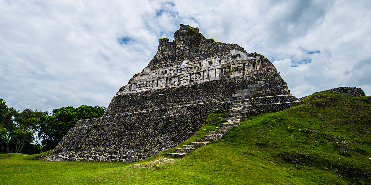  Central America. Xunantunixh History Archeology in Belize 