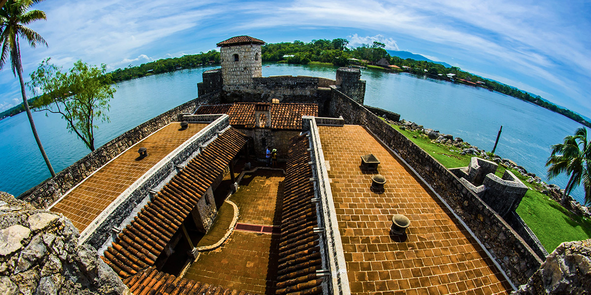 Castillo de San Felipe, legado colonial en Guatemala 