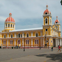 Colonial, colorida y tradicional