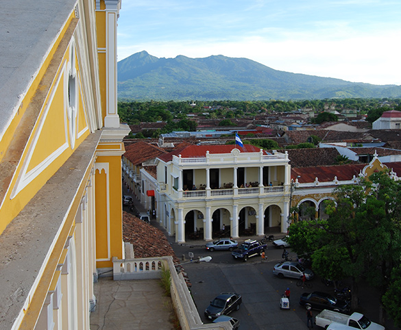 Forests, volcanoes and cities: Costa Rica, Nicaragua. Central America Tour