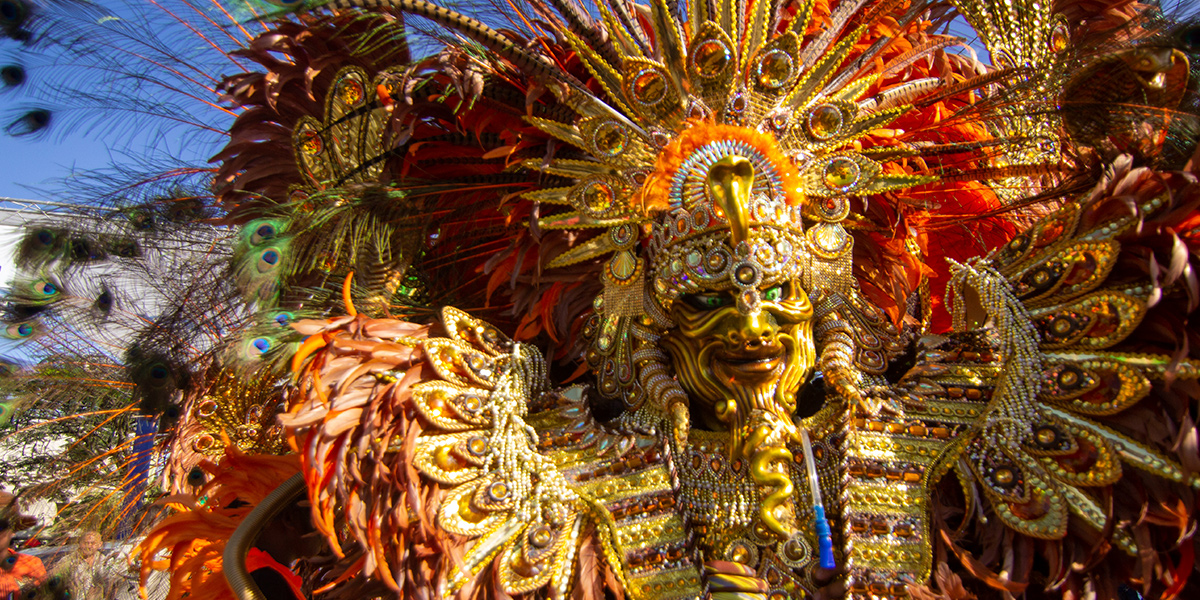 Disfraz dorado Museo del Carnaval