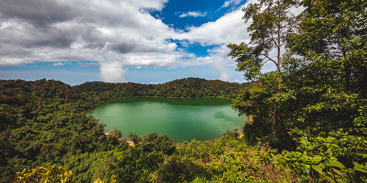 Volcán y laguna de Chicabal